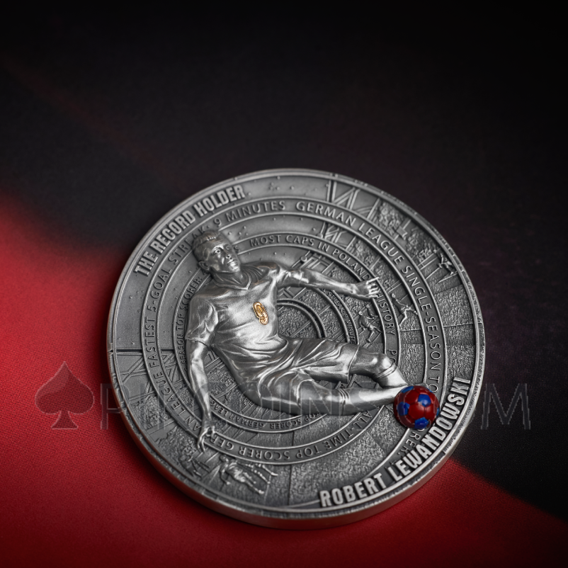 Robert Lewandowski - The Record Holder 5$ 2oz Niue 2025 - Image 9
